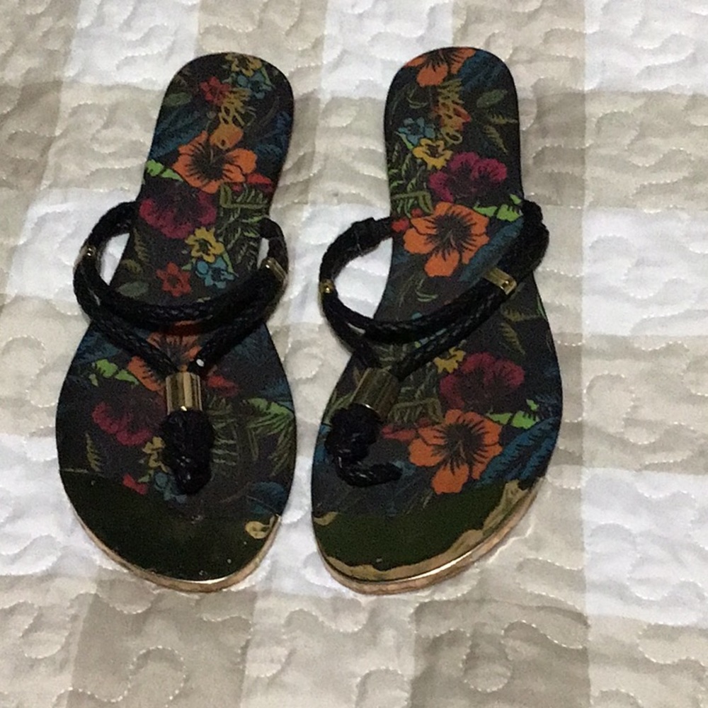 MOSSIMO  FLAT SANDALS